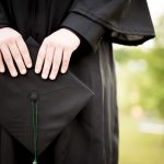 graduado-sombrero_181624-6953